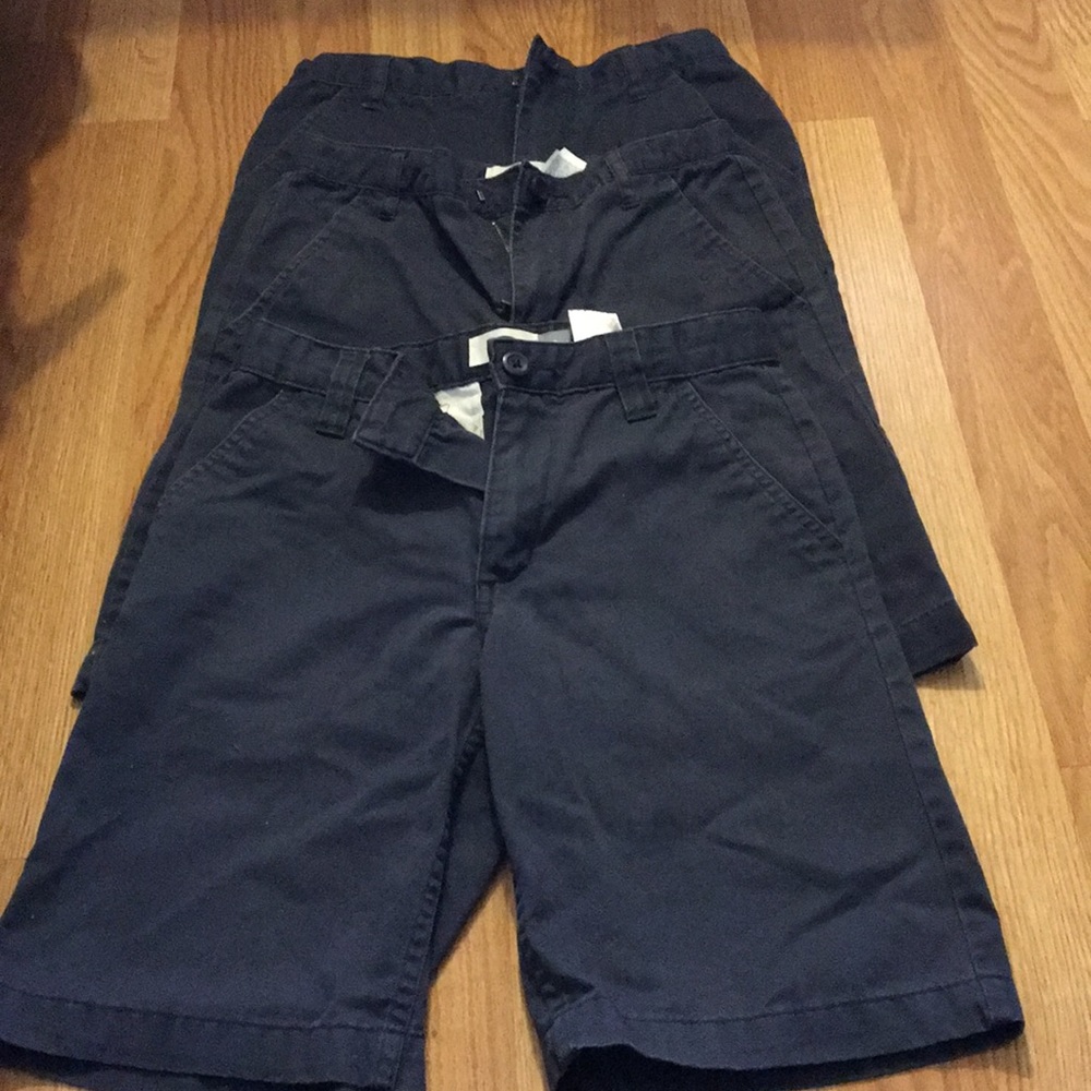 3 pairs of boys Old Navy shorts